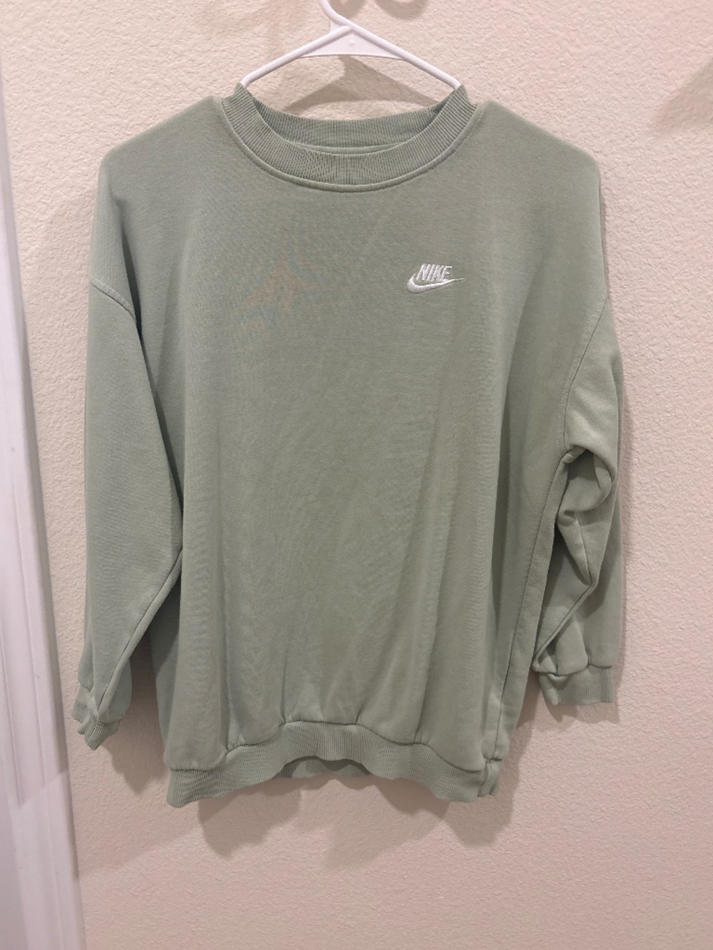 Nike girls size large crew neck sweatshirt like new